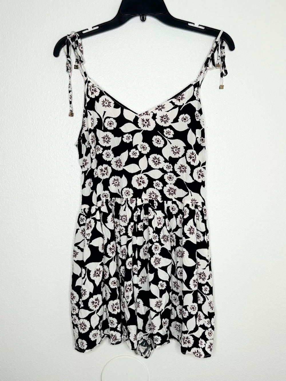 Kate Spade Womens Aliso White & Black Floral V-Neck Strappy Romper Size M EUC